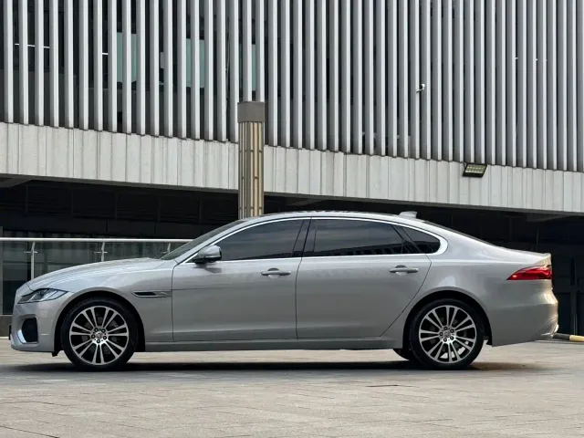 Jaguar XFL — Фото автомобиля 13
