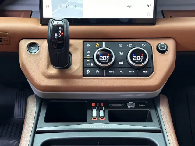Land Rover Defender — Фото автомобиля 13