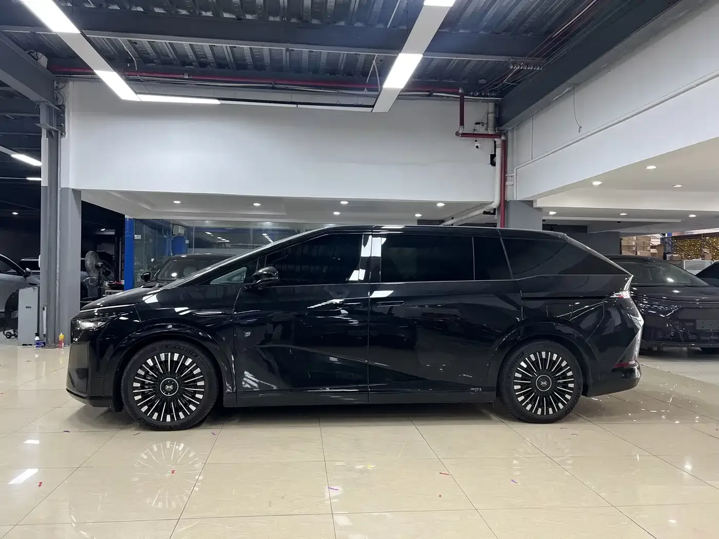 XPeng XPeng X9 2026 Model Extended Range Base Version — Фото автомобиля 5