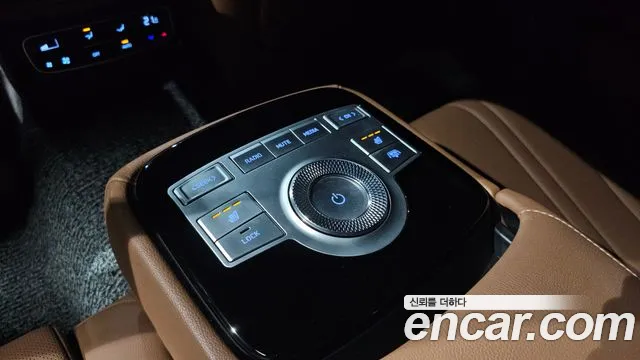 Genesis G80 Бензин 2.5 турбо 2WD — Фото автомобиля 17