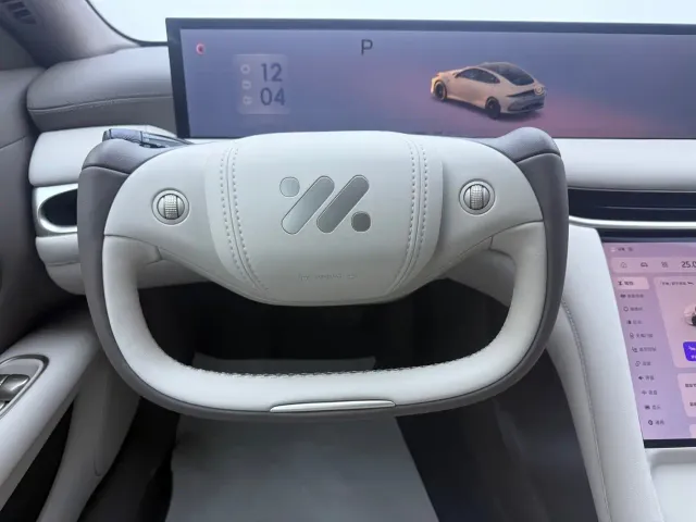 IM Motors L6 — Фото автомобиля 11
