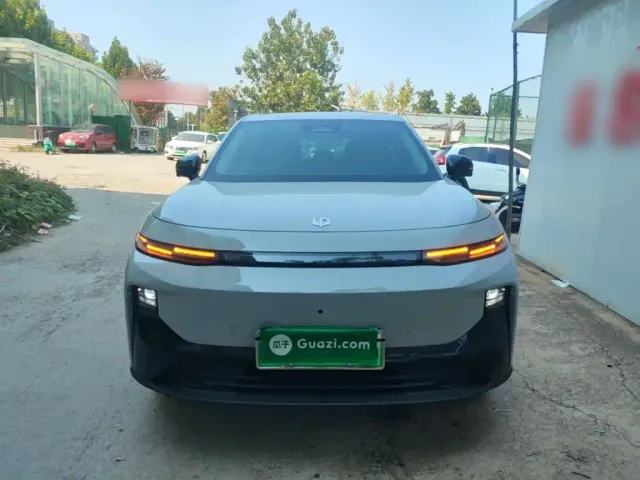 Leapmotor B10 — Фото автомобиля 2