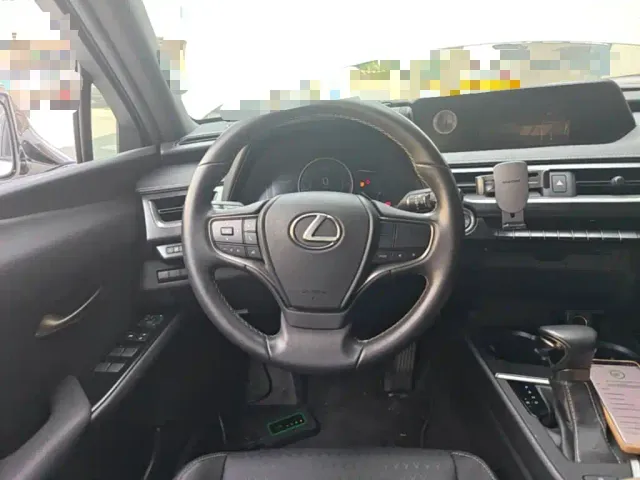 Lexus UX — Фото автомобиля 10