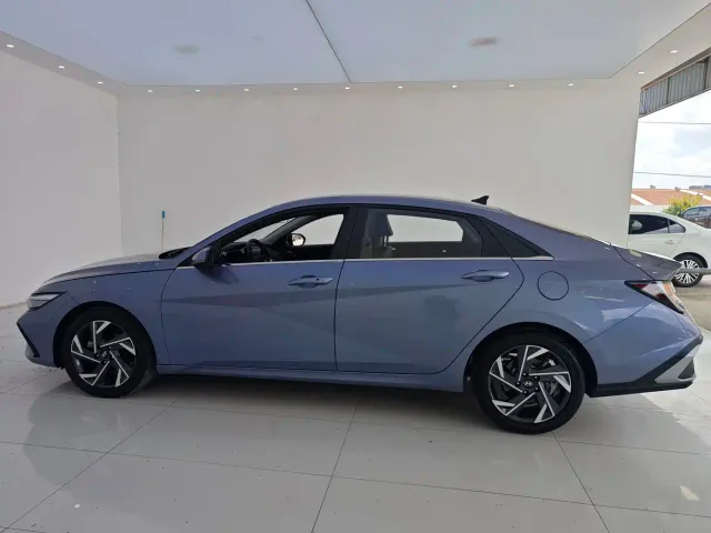 Hyundai Elantra — Фото автомобиля 29