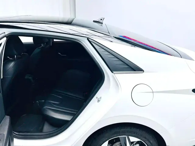 Hyundai Elantra — Фото автомобиля 5