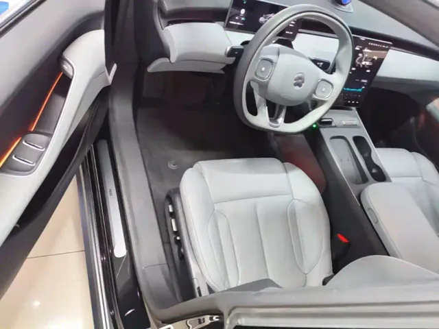 Nio ET5 Touring — Фото автомобиля 15