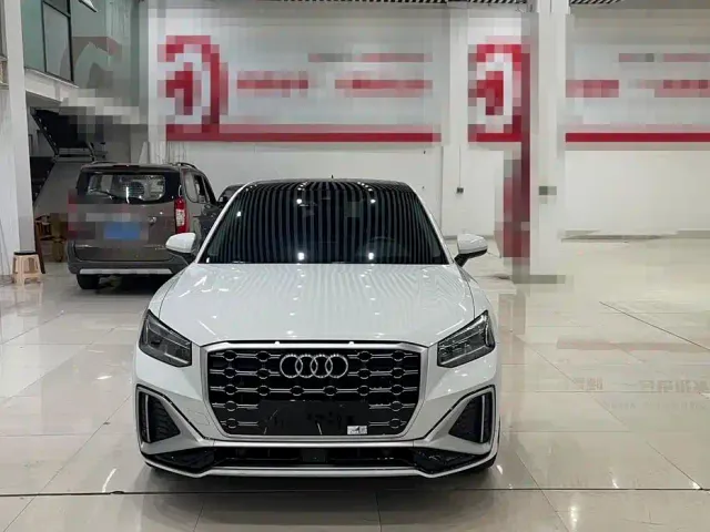 Audi Q2L — Фото автомобиля 2
