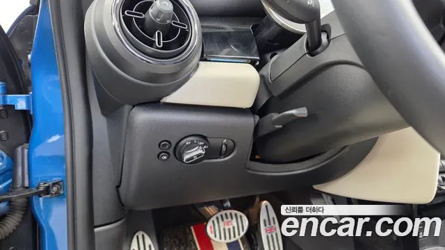 MINI Cooper Convertible — Фото автомобиля 16