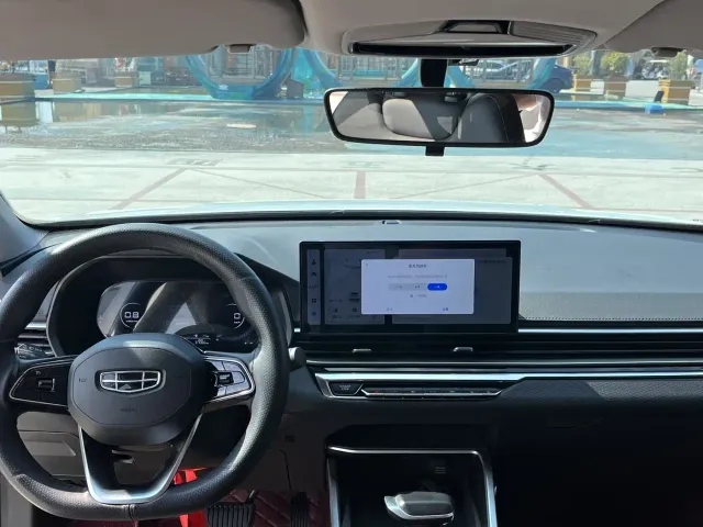 Geely Emgrand — Фото автомобиля 6