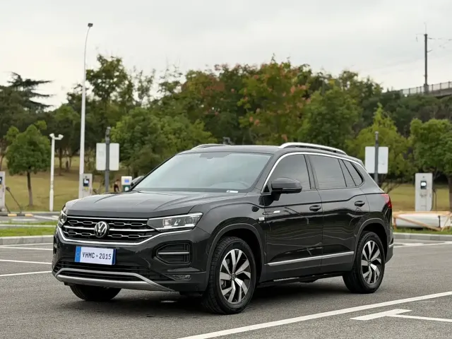 Фотография автомобиля — Volkswagen Tayron
