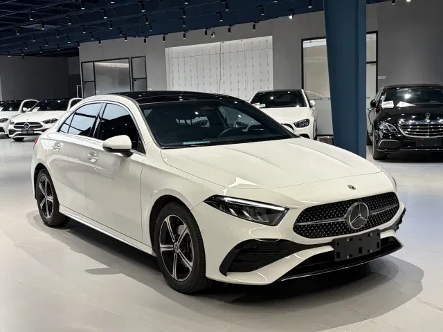 Mercedes-Benz A-Class — Фото автомобиля 3
