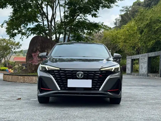 Changan Eado — Фото автомобиля 2