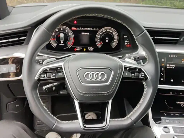 Audi A7L — Фото автомобиля 6
