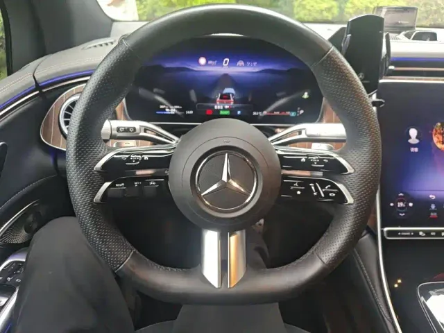 Mercedes-Benz EQE SUV — Фото автомобиля 2