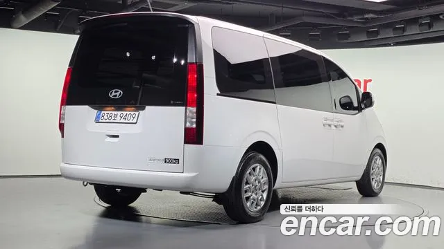 Hyundai Staria — Фото автомобиля 2