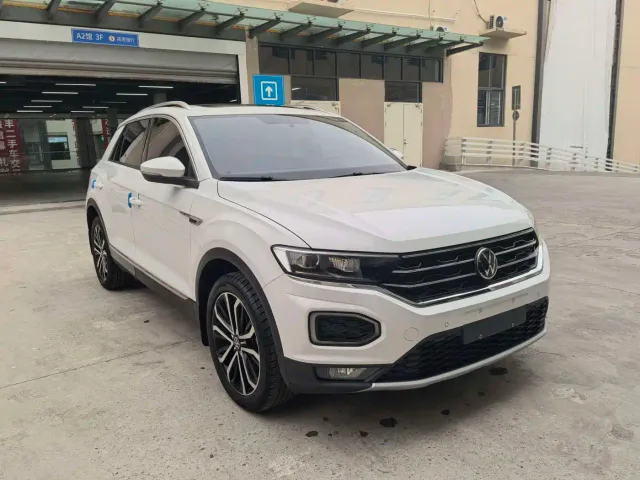 Volkswagen T-Roc — Фото автомобиля 3