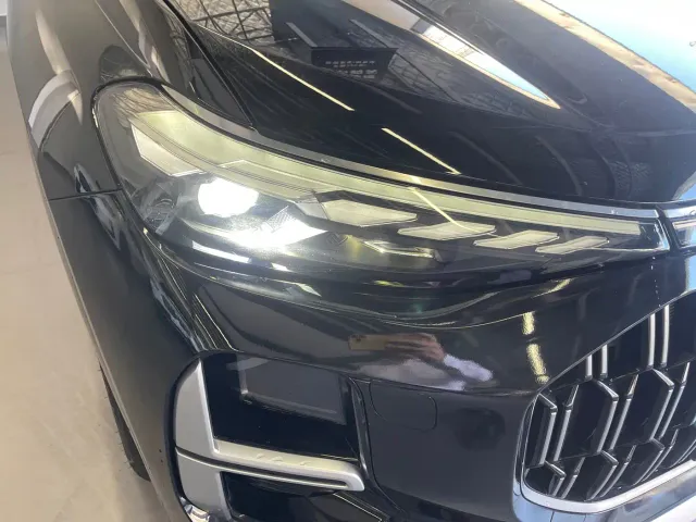 Audi Q6 — Фото автомобиля 9