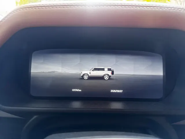 Land Rover Defender — Фото автомобиля 11