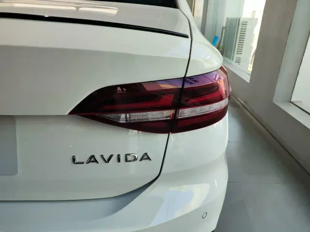 Volkswagen Lavida — Фото автомобиля 7
