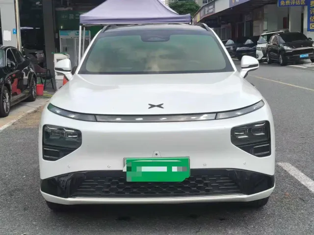 Xpeng G9 — Фото автомобиля 2