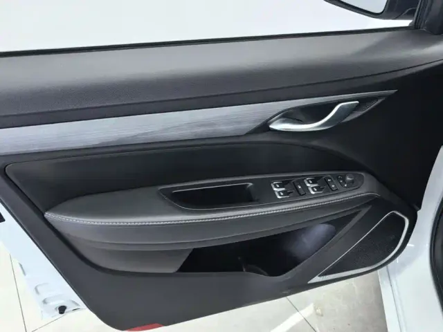 Geely Emgrand — Фото автомобиля 7