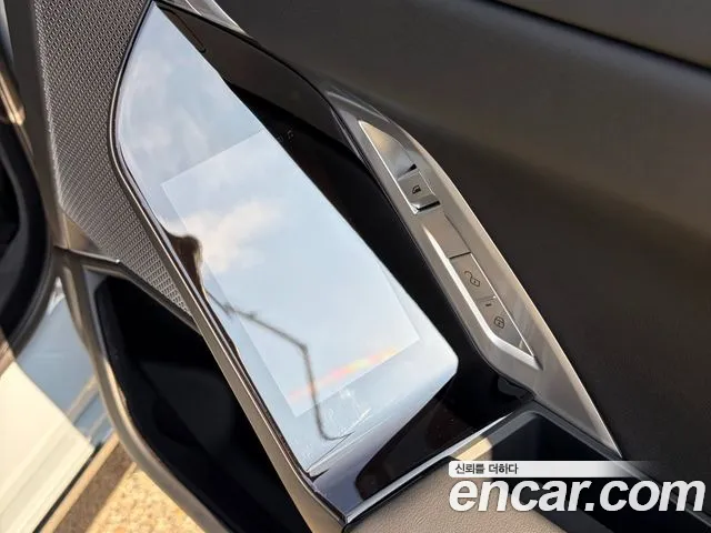 BMW 7 Series G70 — Фото автомобиля 11