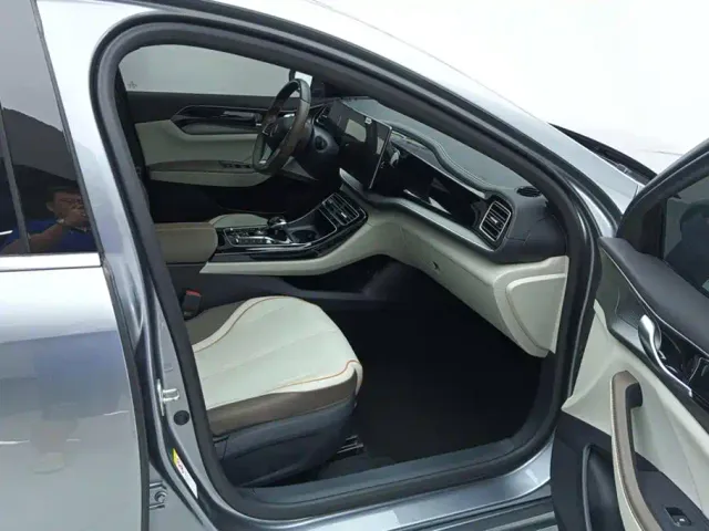 BYD Qin PLUS — Фото автомобиля 8