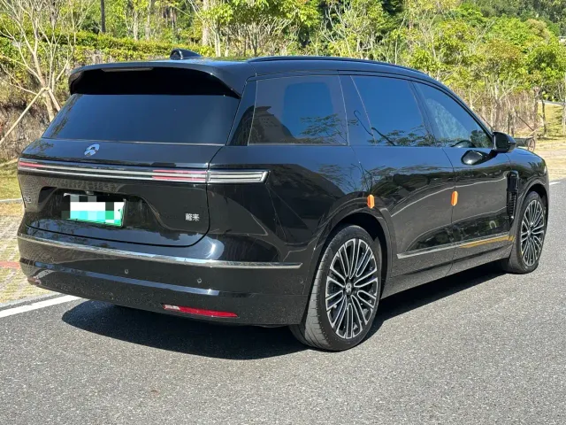 Nio ES8 — Фото автомобиля 9