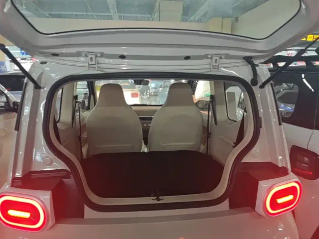 Wuling Hongguang Mini EV — Фото автомобиля 18