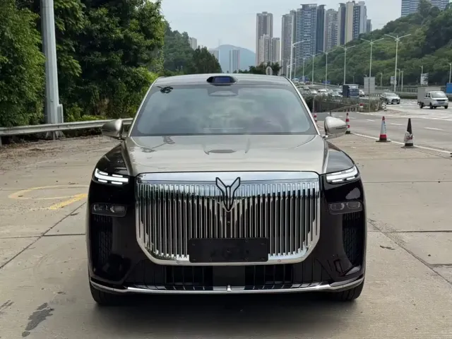 Voyah Auto VOYAH Taisan 2026 Model Base — Фото автомобиля 2