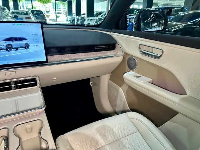 Toyota BoZhi 3X — Фото автомобиля 24