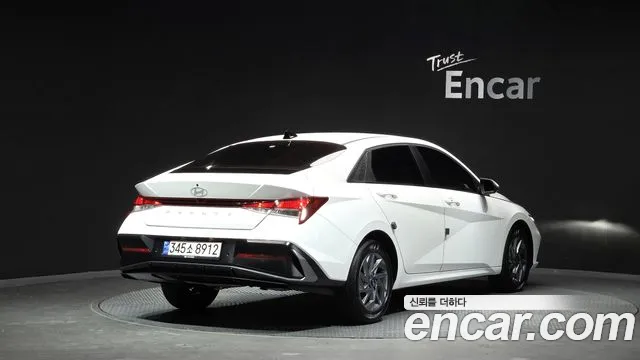 Hyundai AVANTE Новый Avante (CN7) — Фото автомобиля 2
