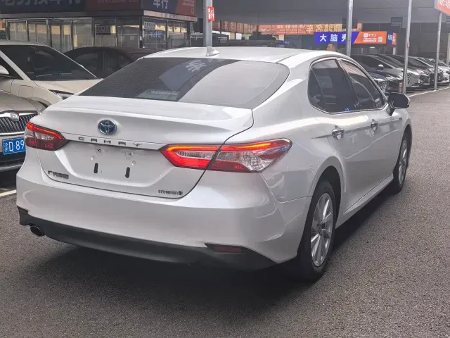 Toyota Camry — Фото автомобиля 4