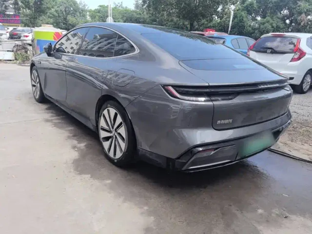 Geely Galaxy E8 — Фото автомобиля 23