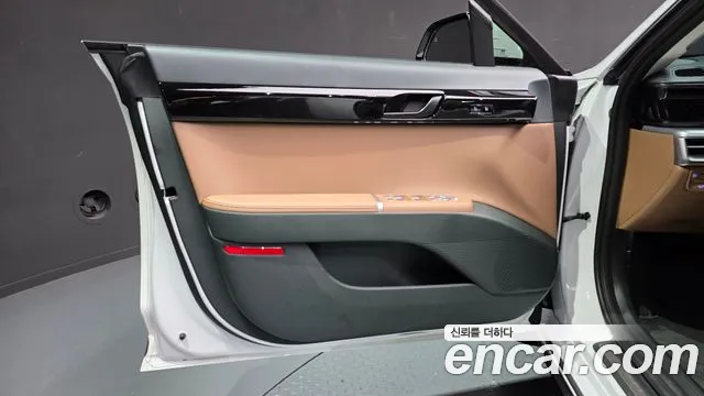Hyundai Grandeur Grandeur (GN7) 2.5 Бензин 2WD — Фото автомобиля 23
