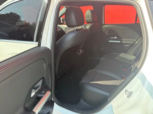 Mercedes-Benz EQA — Фото автомобиля 9