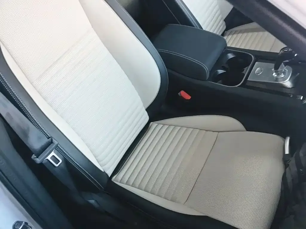 Land Rover Land Rover Discovery Sport PHEV 2022 Facelift P300e Plug-in Hybrid — Фото автомобиля 24