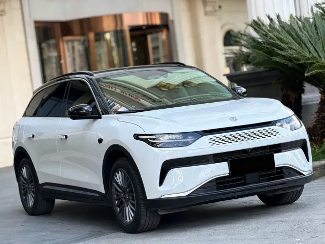 Leapmotor C11 — Фото автомобиля 3