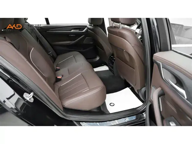 BMW 5 Series — Фото автомобиля 8