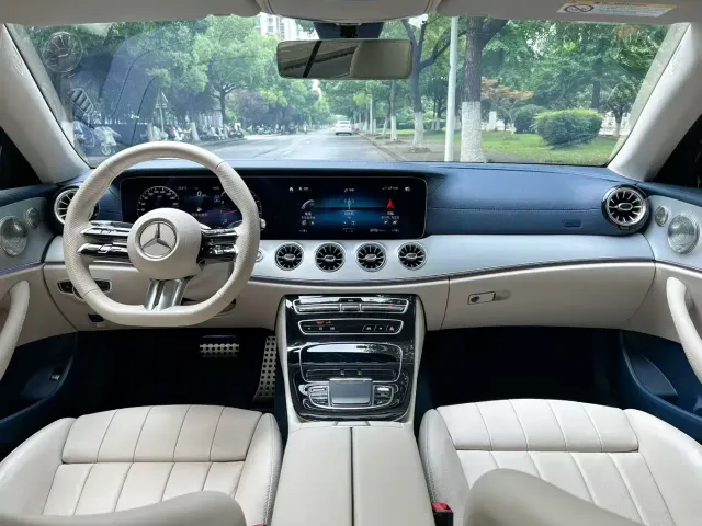Mercedes-Benz E-Class — Фото автомобиля 4