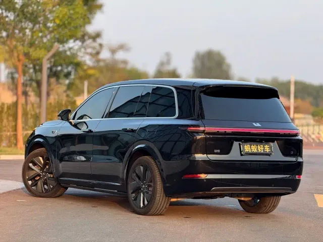 Li Auto L9 — Фото автомобиля 6