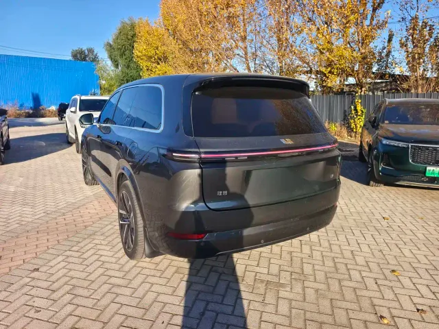Li Auto L9 — Фото автомобиля 2
