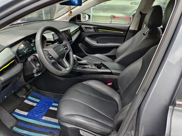 Roewe i5 — Фото автомобиля 7