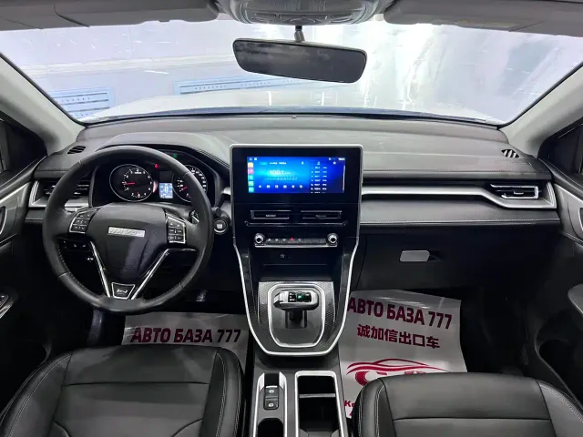 Haval M6 — Фото автомобиля 18
