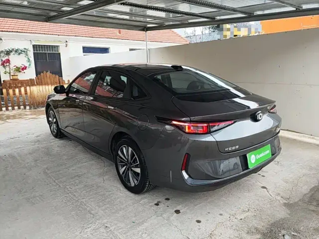 Changan Qiyuan A05 — Фото автомобиля 4