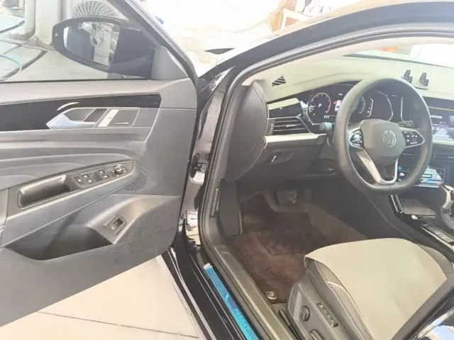 Volkswagen Passat — Фото автомобиля 15