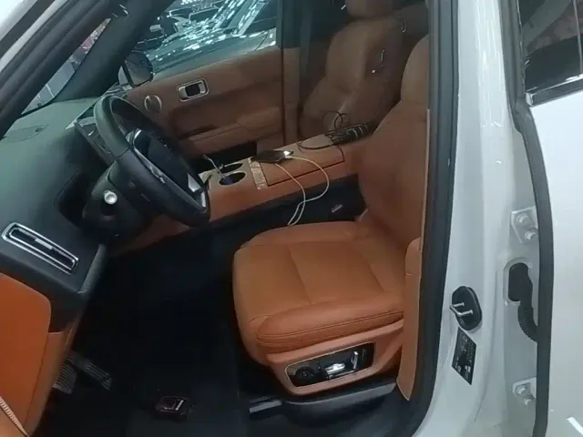 Li Auto L7 — Фото автомобиля 14