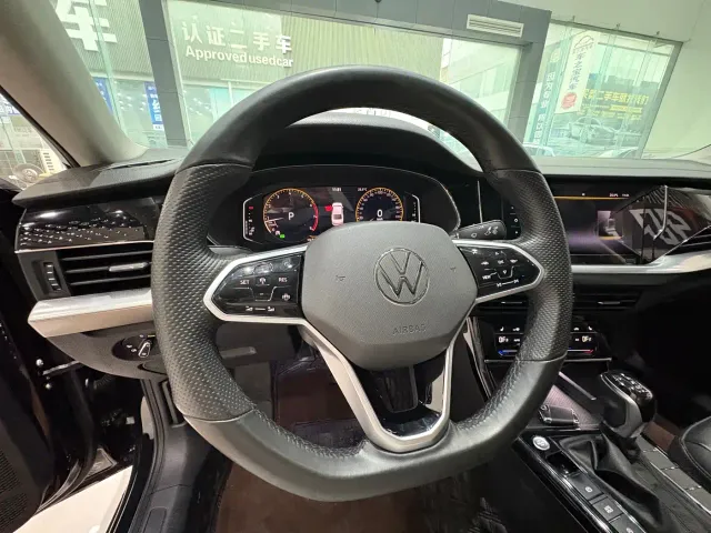 Volkswagen Passat — Фото автомобиля 10