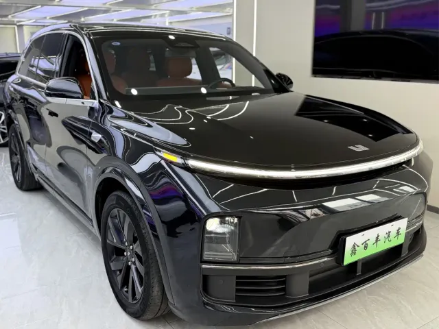 Li Auto L8 — Фото автомобиля 3