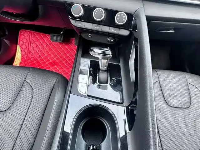 Hyundai Elantra 2023 1.5L CVT GLX Elite Edition — Фото автомобиля 6